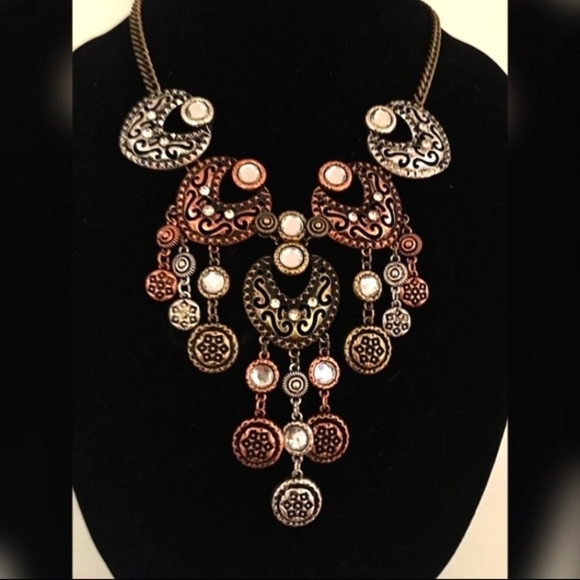 Jewelry - 🔆🔅NWOT ABSTRACT 3D NECKLACE